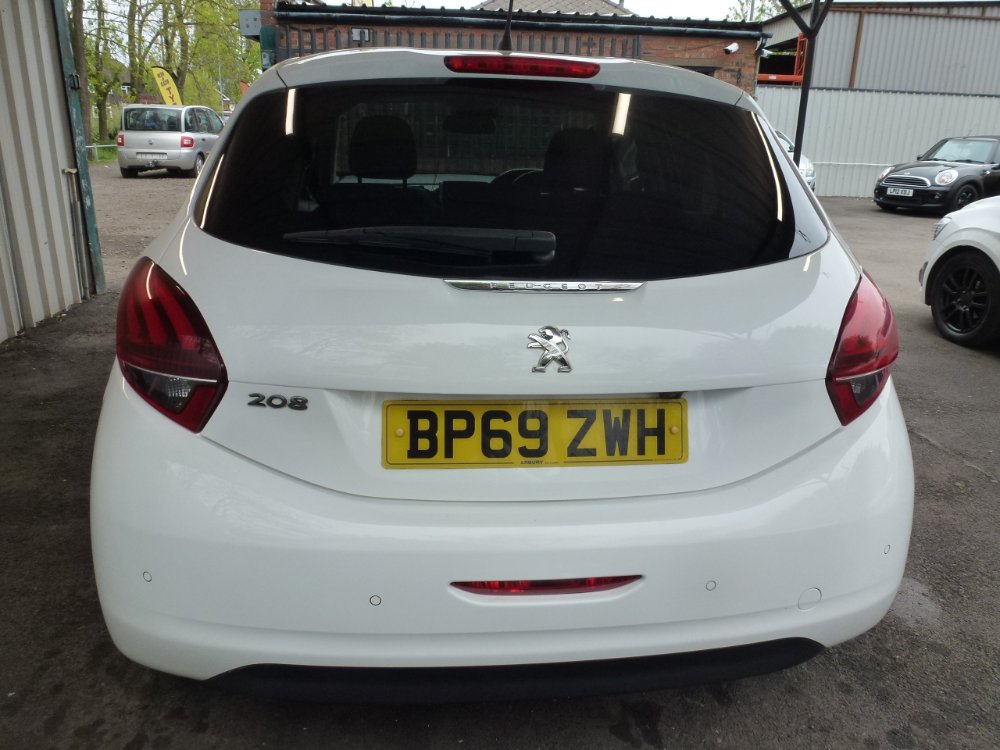 Peugeot 208 1.5 BlueHDi Tech Edition Hatchback 5dr Diesel Manual Euro 6 (s/s) (100 ps) - Image 5
