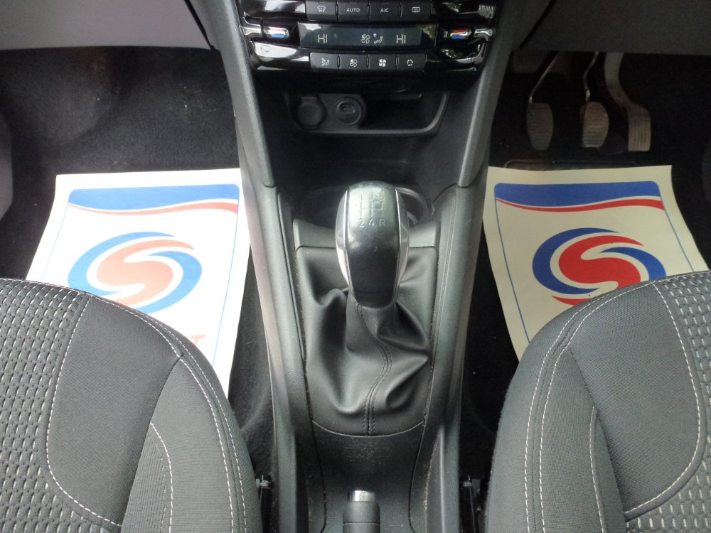 Peugeot 208 1.5 BlueHDi Tech Edition Hatchback 5dr Diesel Manual Euro 6 (s/s) (100 ps) - Image 9