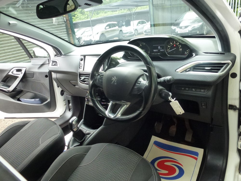 Peugeot 208 1.5 BlueHDi Tech Edition Hatchback 5dr Diesel Manual Euro 6 (s/s) (100 ps) - Image 10