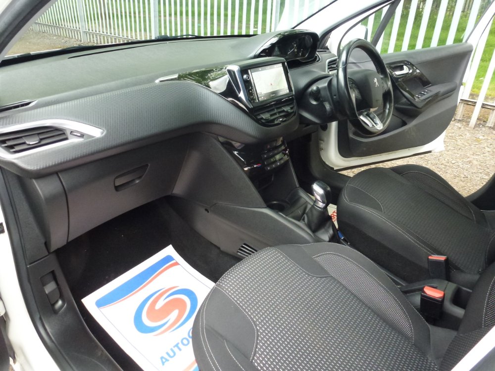 Peugeot 208 1.5 BlueHDi Tech Edition Hatchback 5dr Diesel Manual Euro 6 (s/s) (100 ps) - Image 15