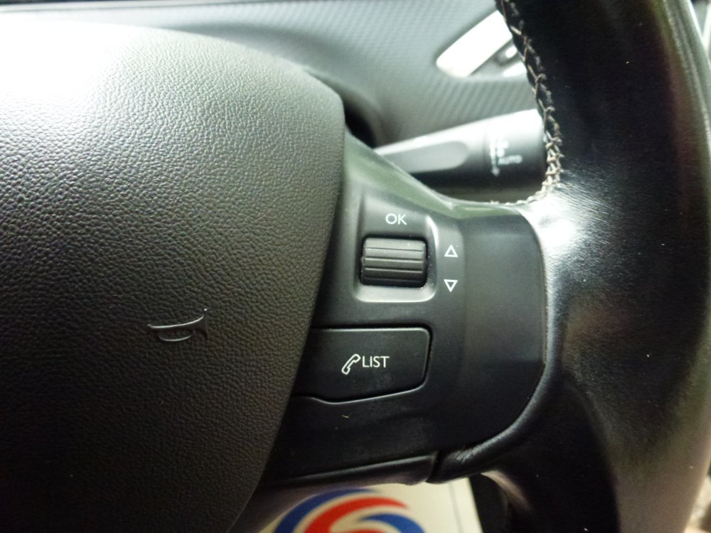 Peugeot 208 1.5 BlueHDi Tech Edition Hatchback 5dr Diesel Manual Euro 6 (s/s) (100 ps) - Image 17