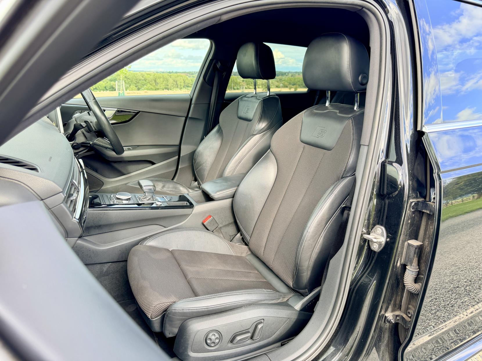Audi A4 Avant - Image 10