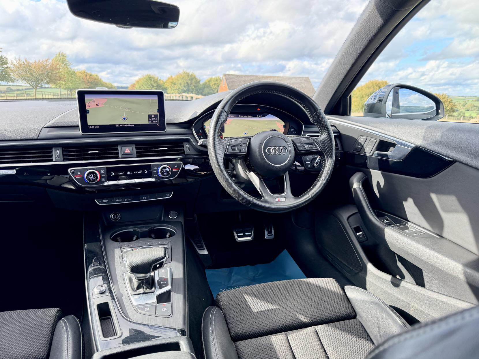 Audi A4 Avant - Image 15
