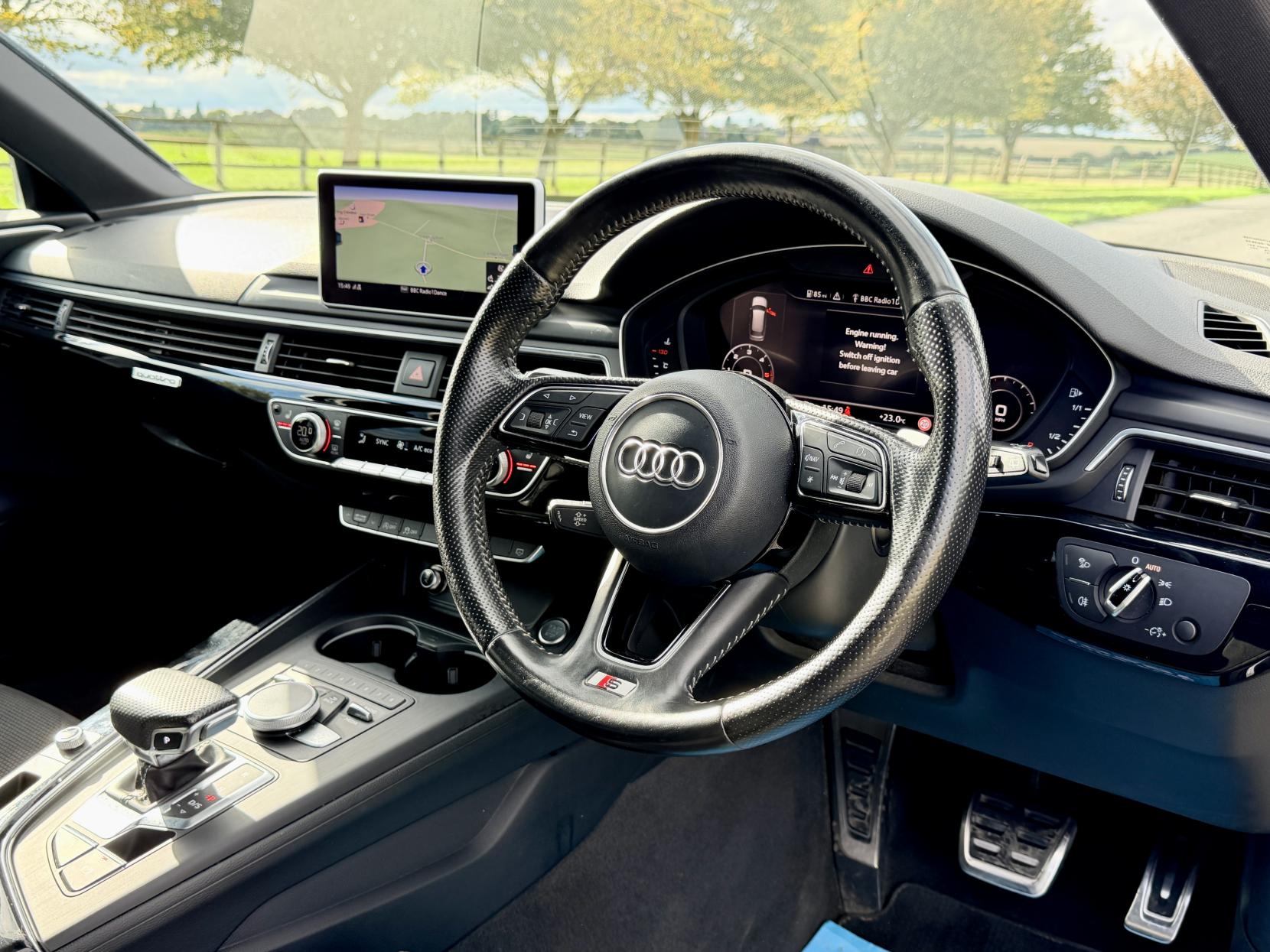 Audi A4 Avant - Image 17