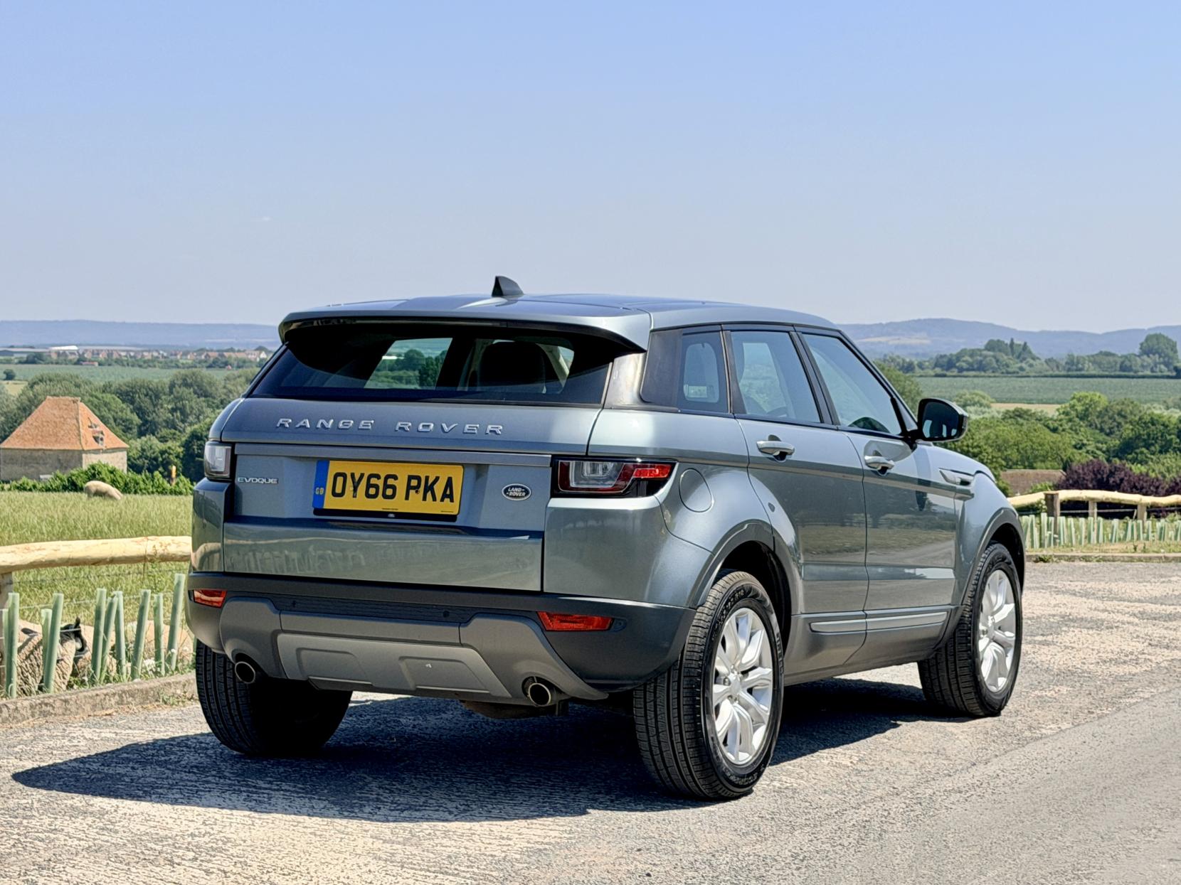 Land Rover Range Rover Evoque - Image 3