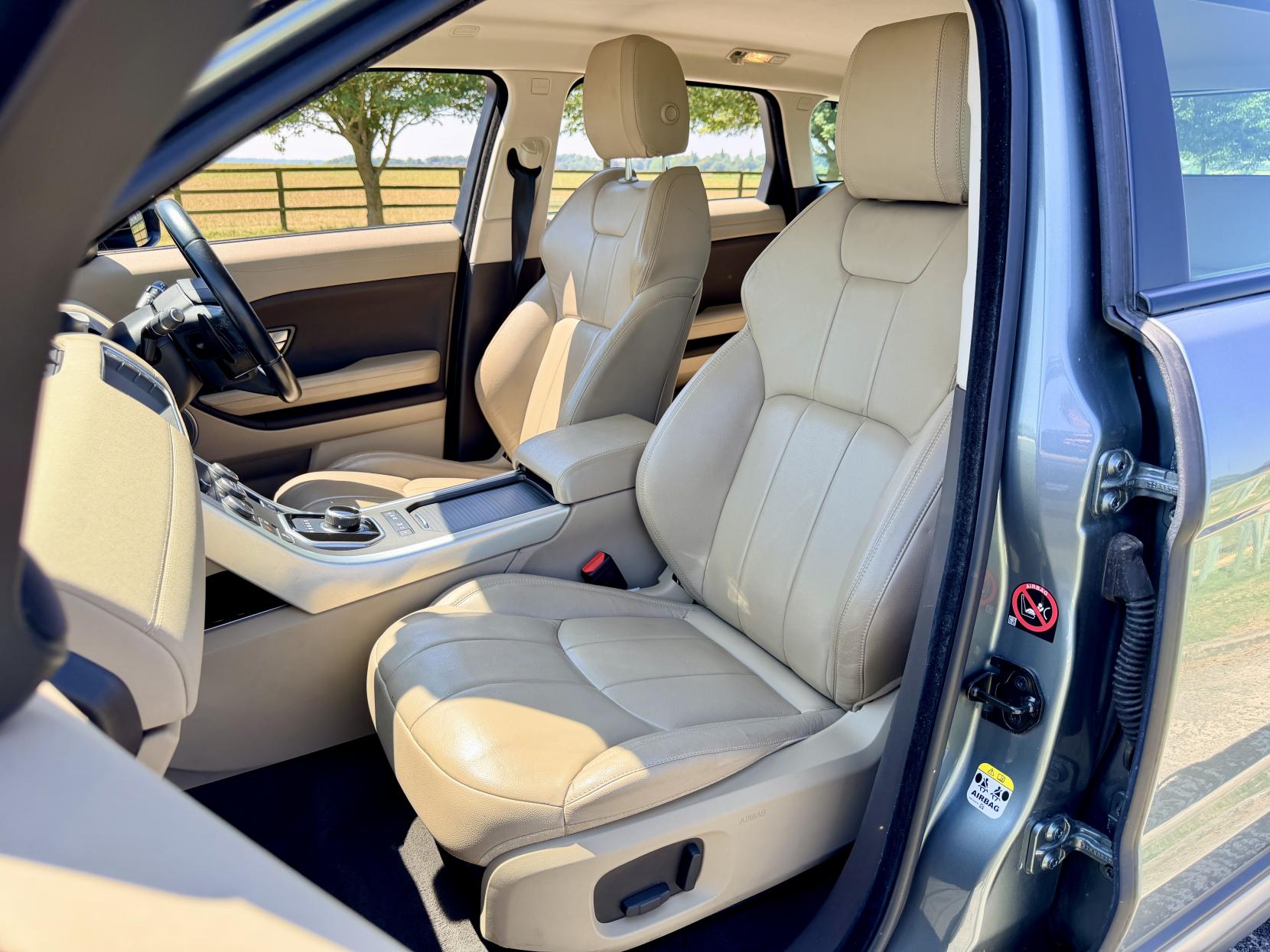Land Rover Range Rover Evoque - Image 12