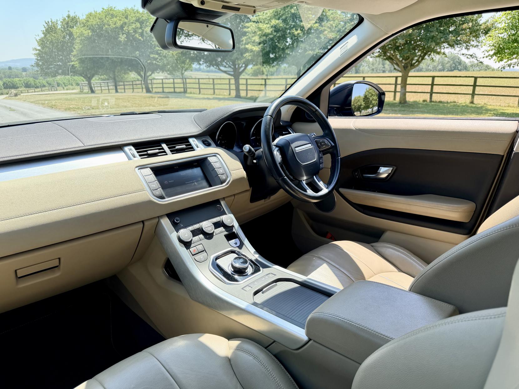 Land Rover Range Rover Evoque - Image 14