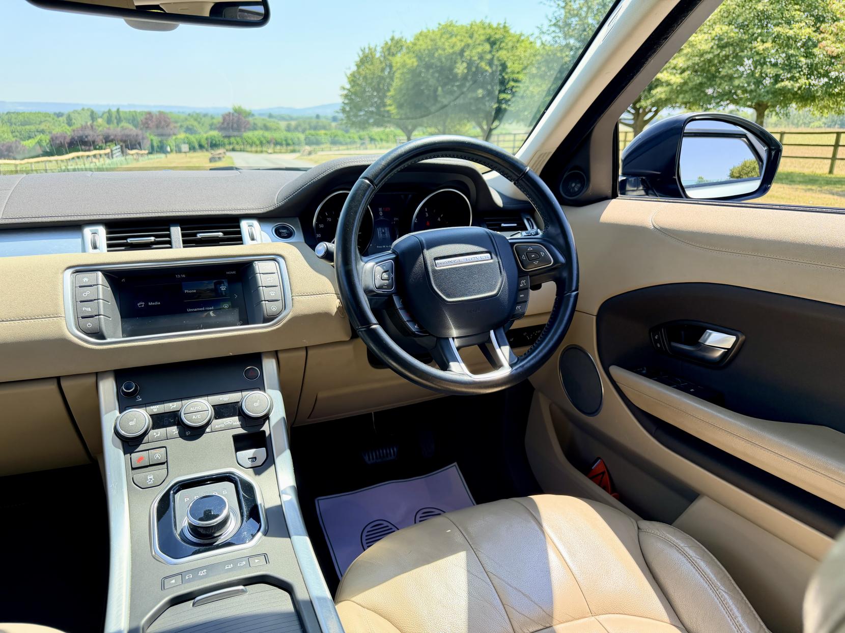 Land Rover Range Rover Evoque - Image 18