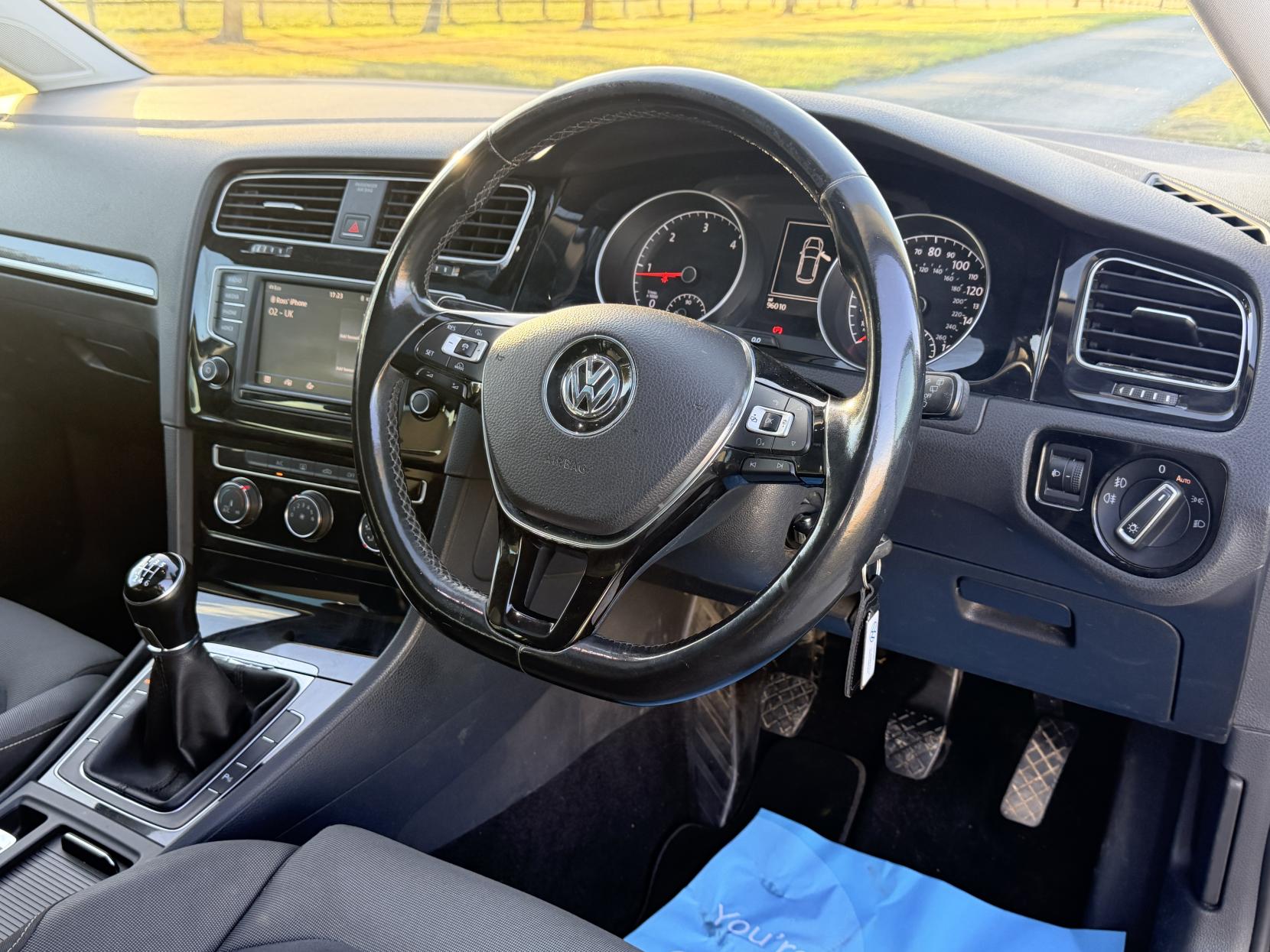 Volkswagen Golf - Image 15