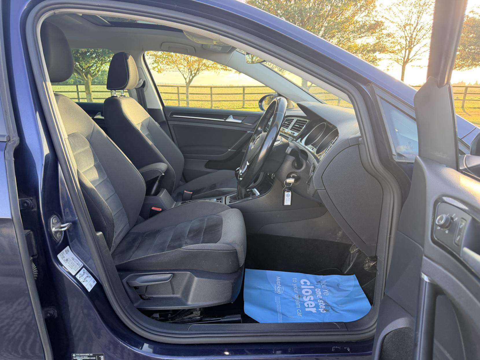 Volkswagen Golf - Image 16