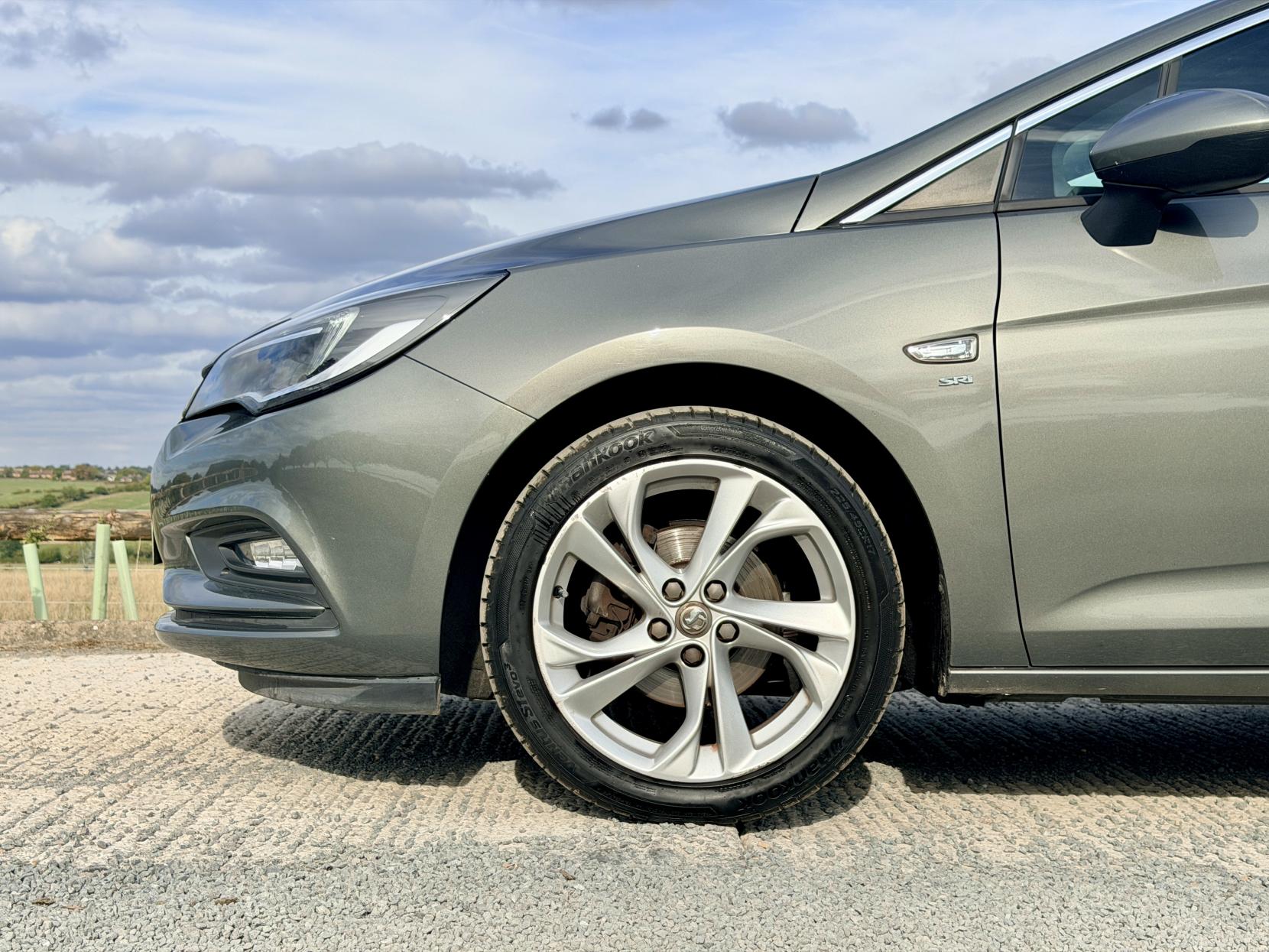 Vauxhall Astra - Image 9