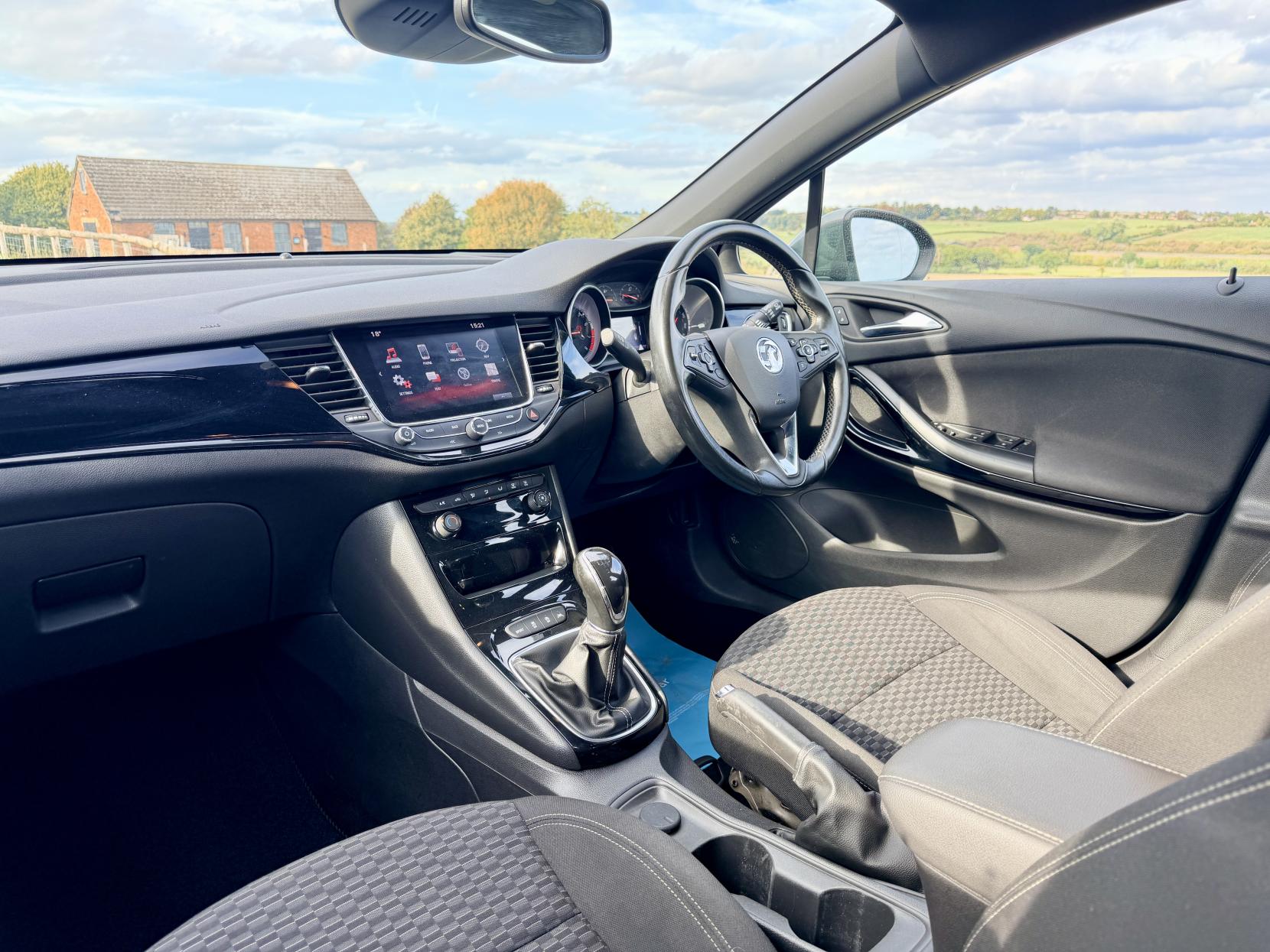 Vauxhall Astra - Image 14