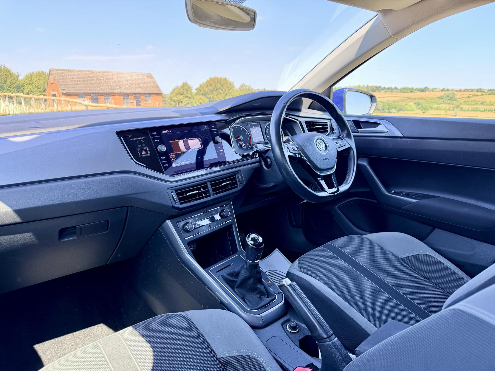 Volkswagen Polo - Image 14