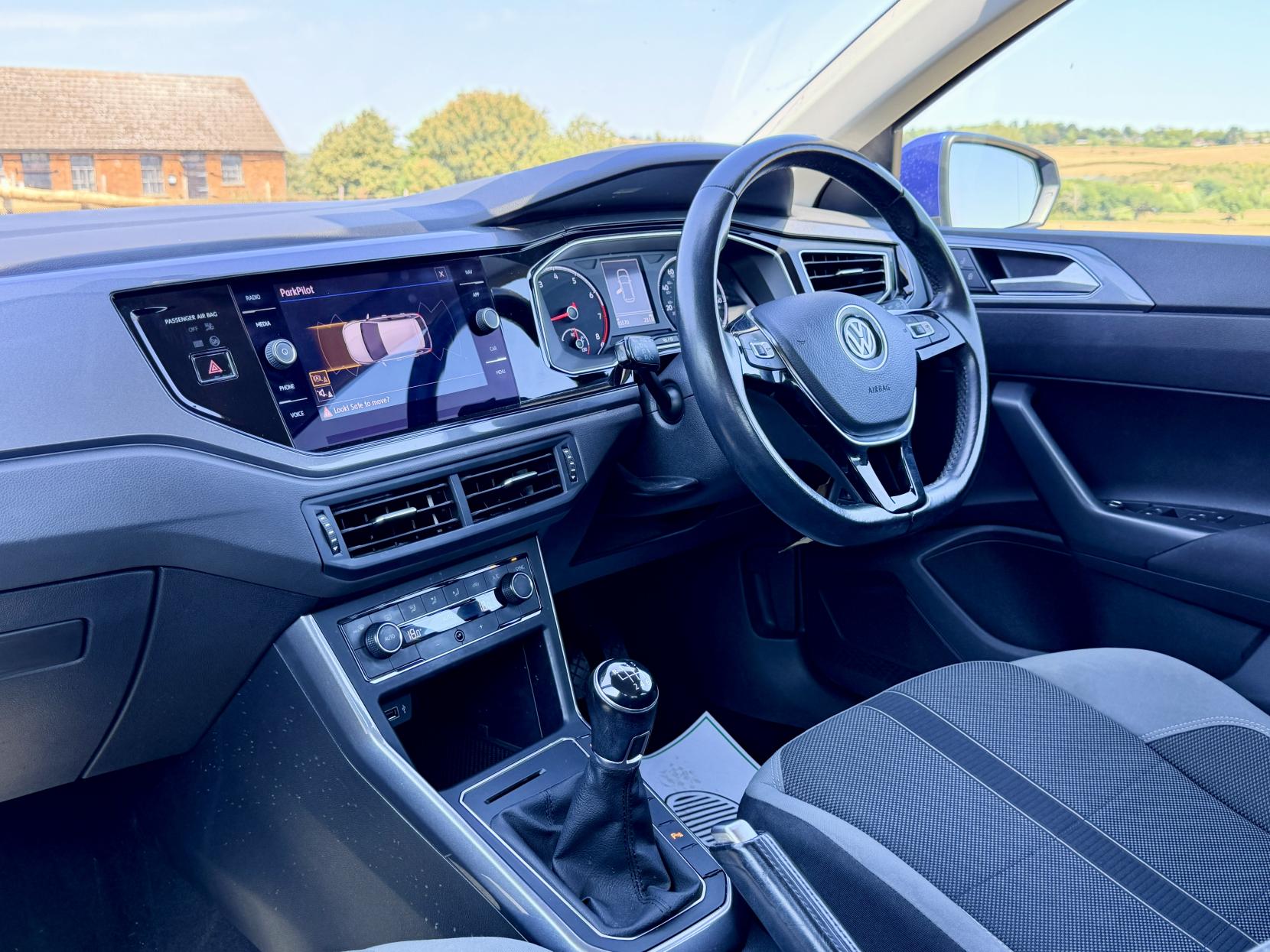 Volkswagen Polo - Image 15