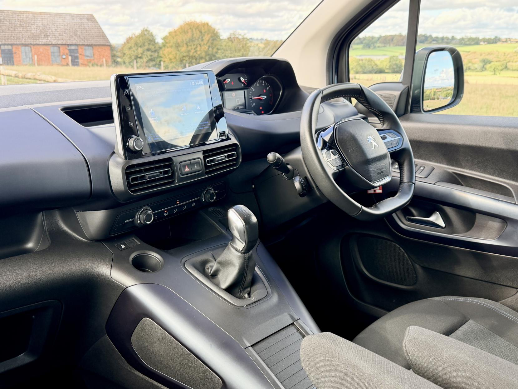 Peugeot Rifter - Image 16