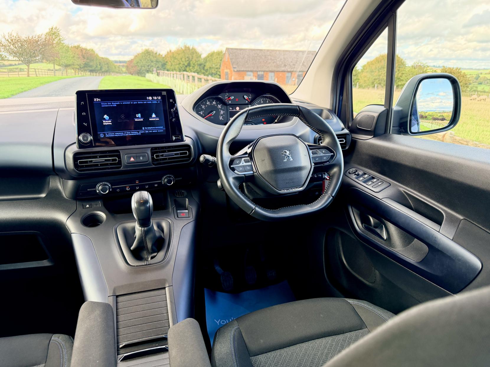 Peugeot Rifter - Image 18