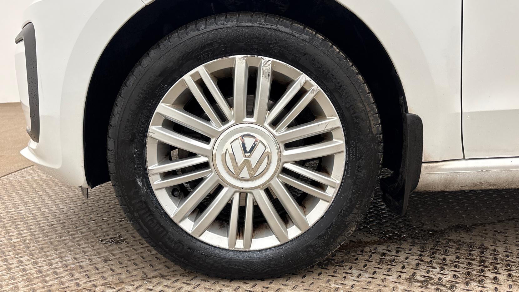 Volkswagen Up! - Image 8