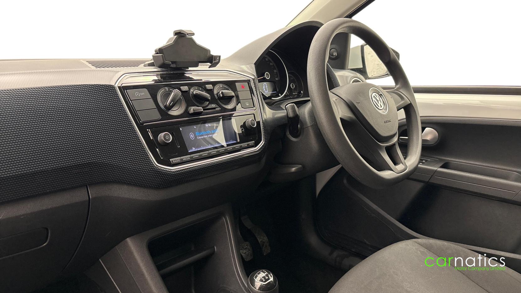 Volkswagen Up! - Image 18