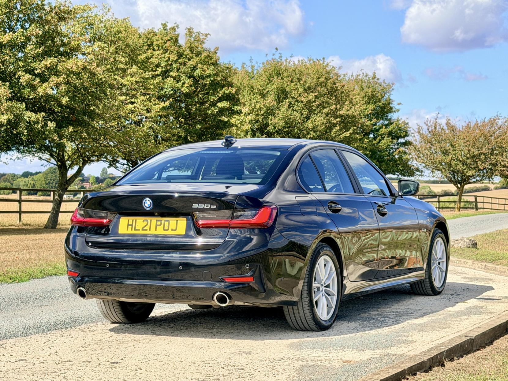 Bmw 3 Series - Image 3