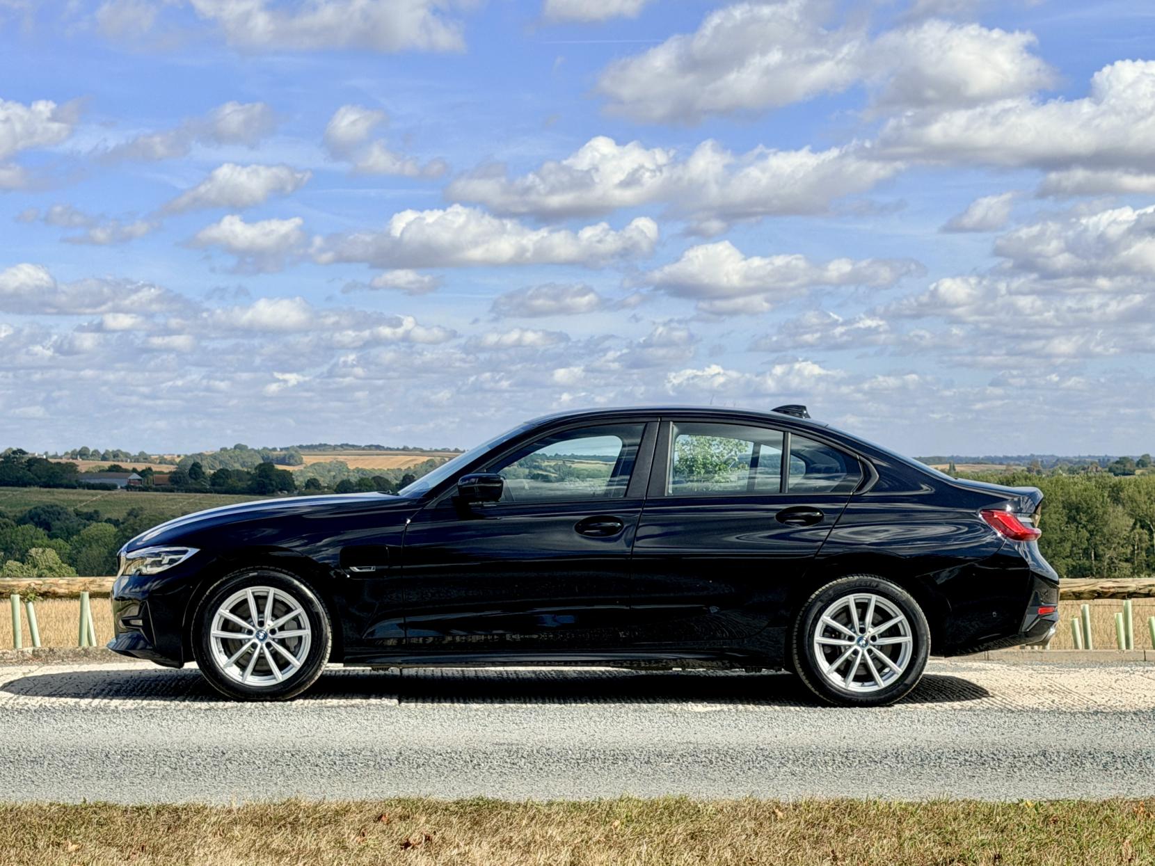 Bmw 3 Series - Image 7