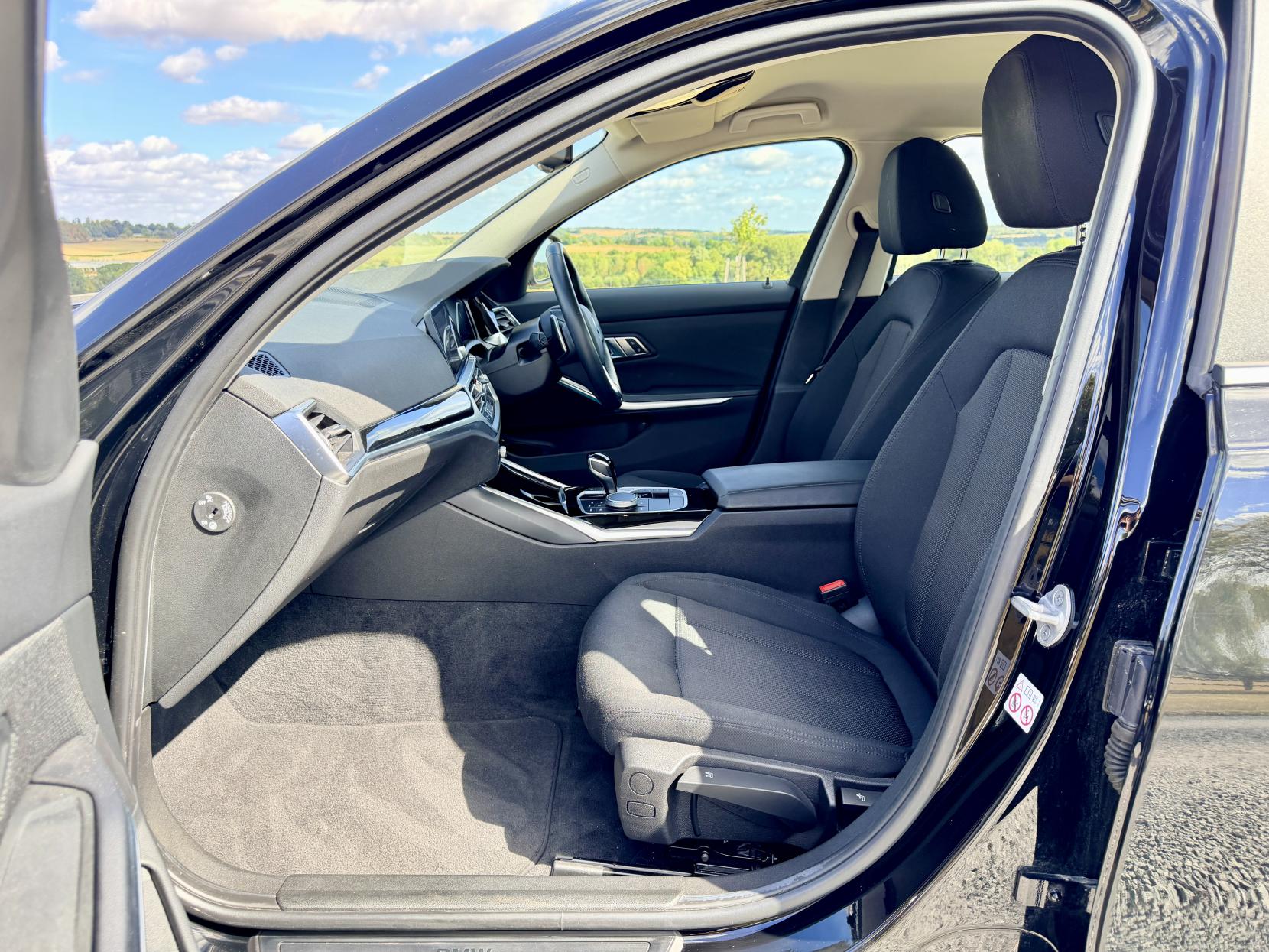 Bmw 3 Series - Image 14