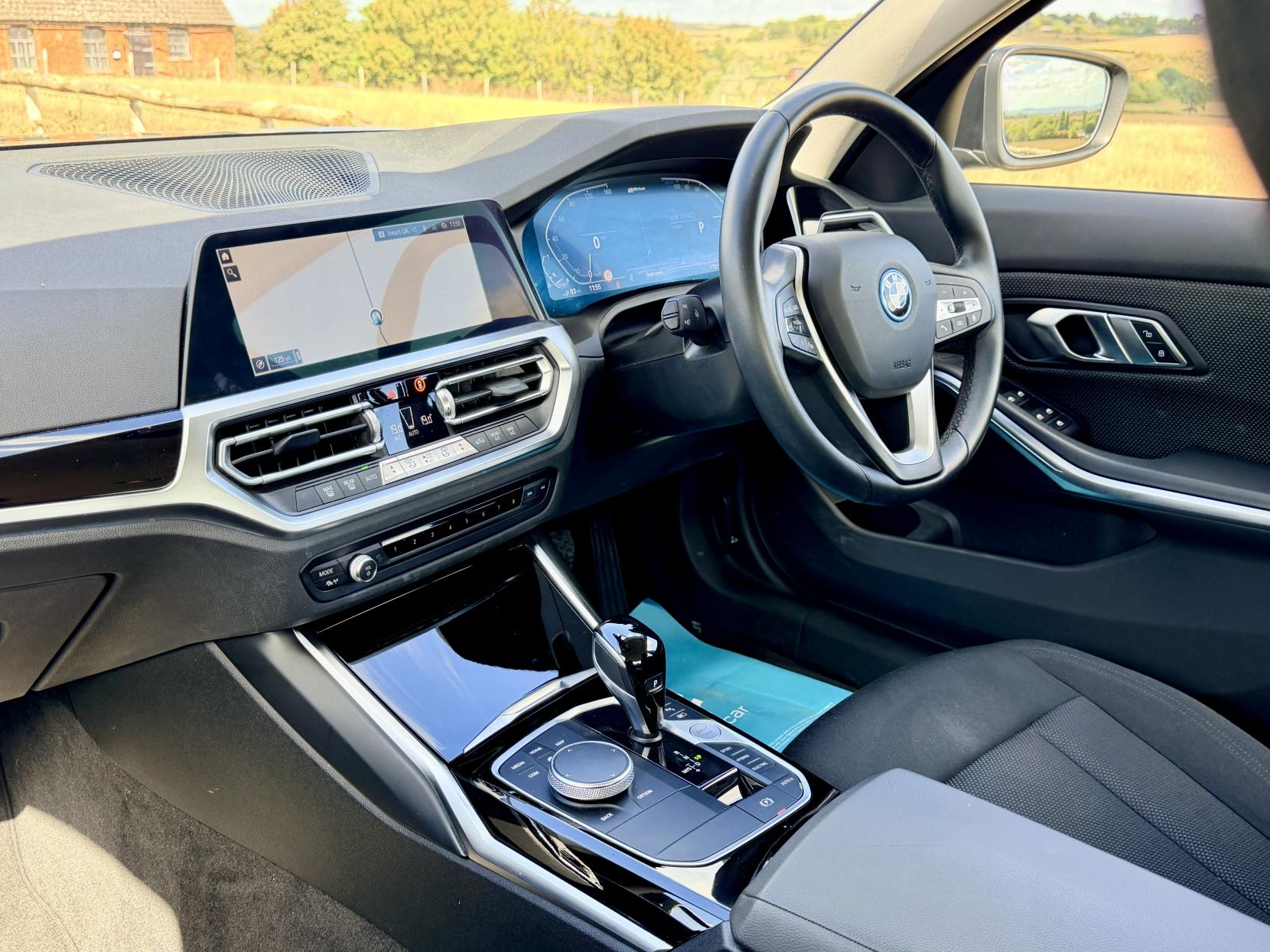 Bmw 3 Series - Image 16