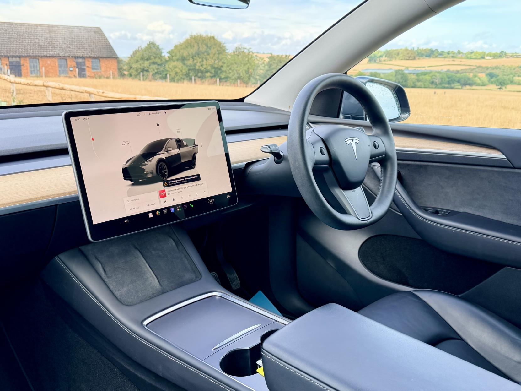 Tesla Model Y - Image 10