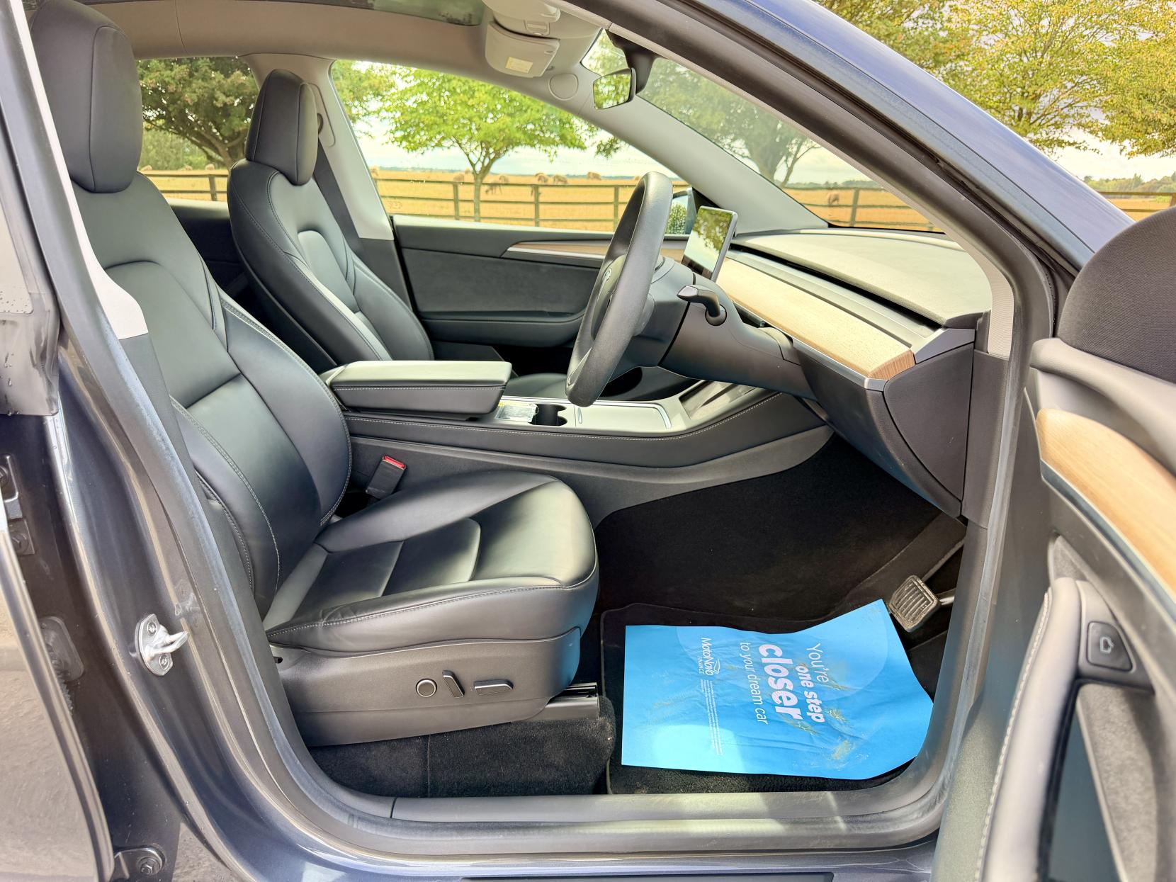 Tesla Model Y - Image 17