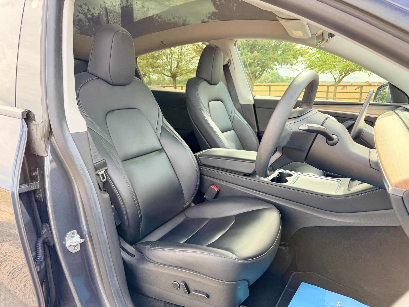 Tesla Model Y - Image 19