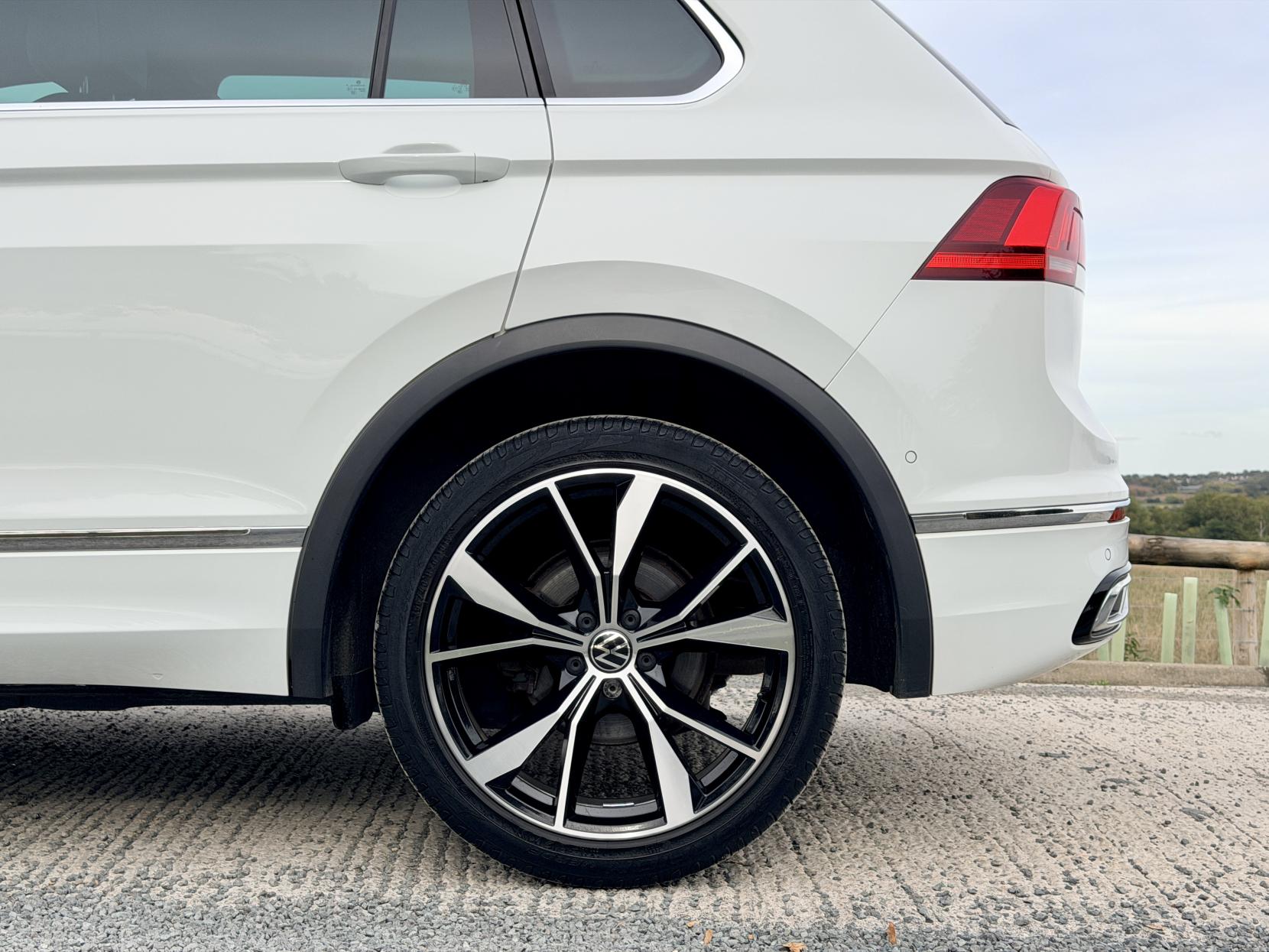 Volkswagen Tiguan - Image 10