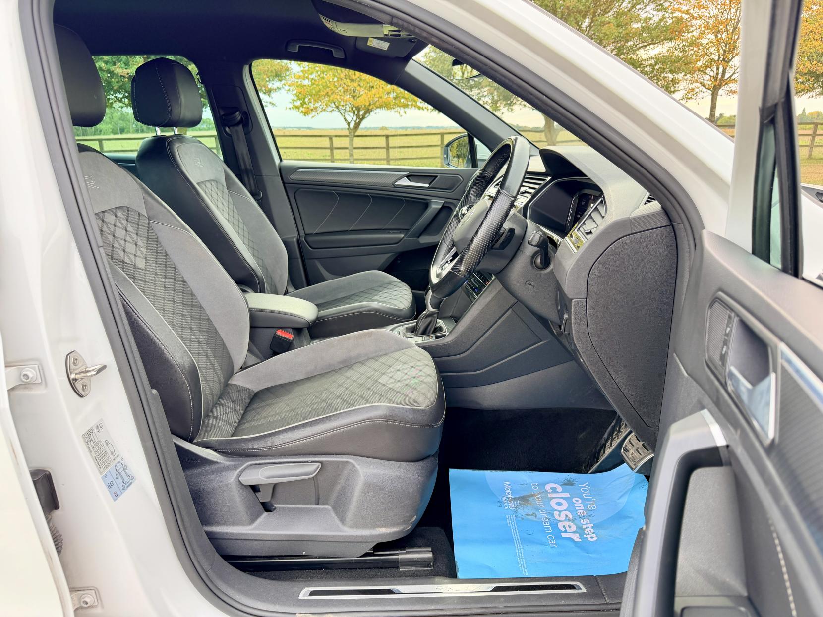 Volkswagen Tiguan - Image 20