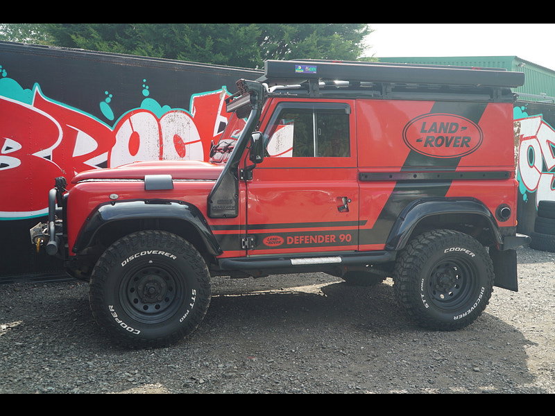 Land Rover Defender 90 - Image 14