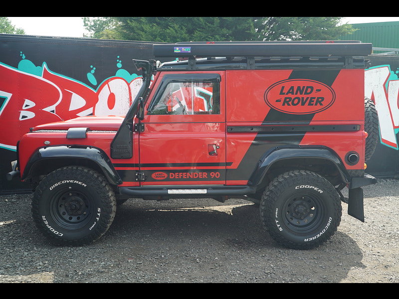 Land Rover Defender 90 - Image 16