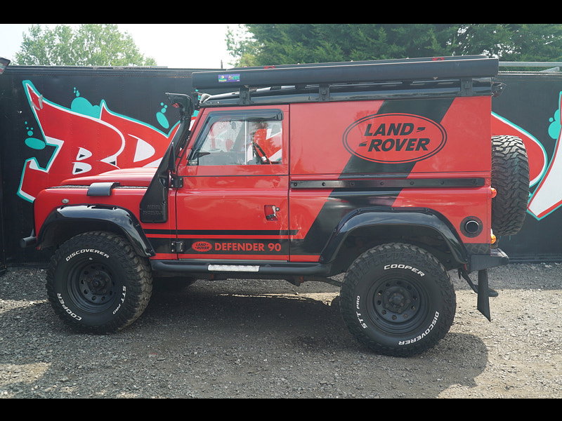 Land Rover Defender 90 - Image 17