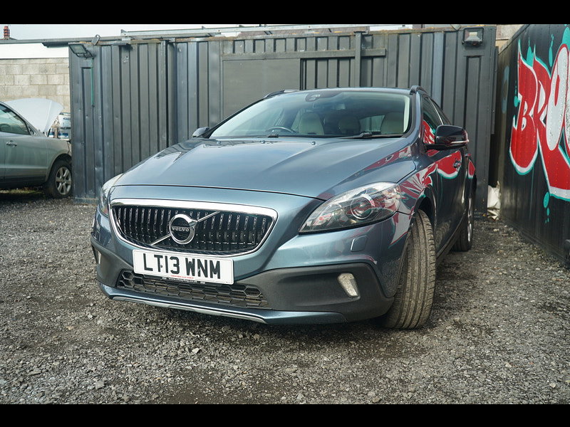 Volvo V40 Cross Country - Image 9