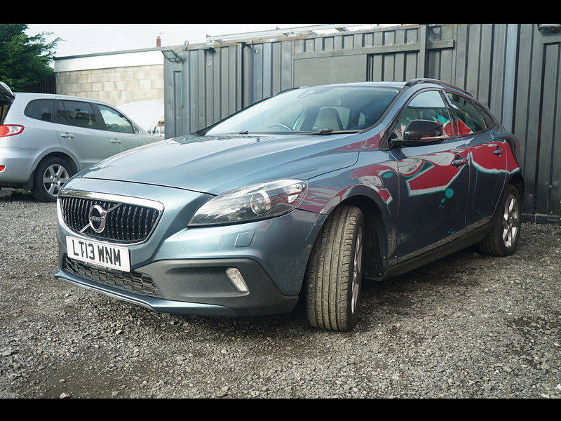 Volvo V40 Cross Country - Image 11