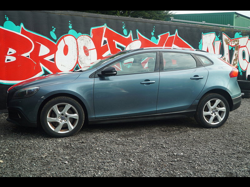 Volvo V40 Cross Country - Image 12
