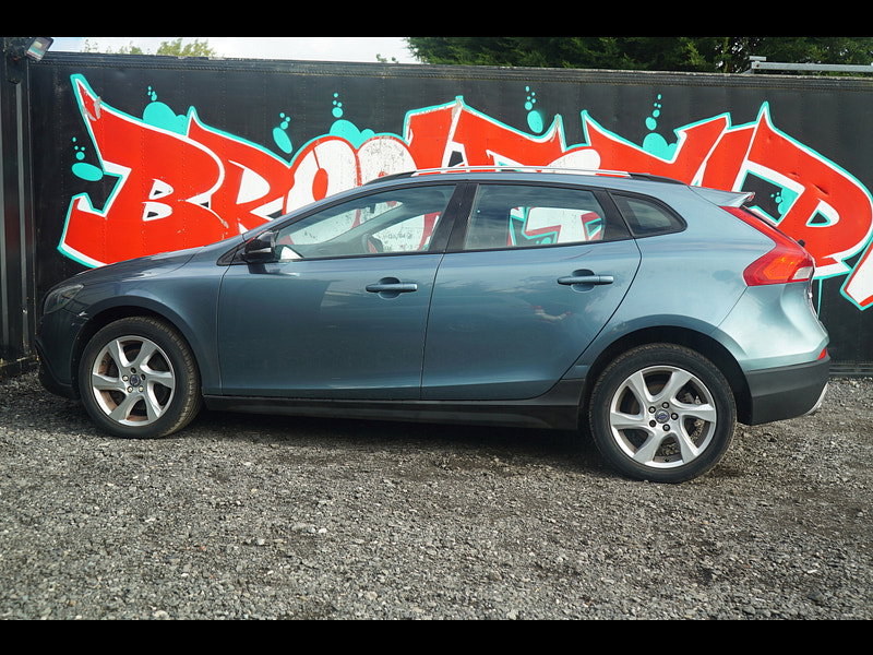 Volvo V40 Cross Country - Image 15