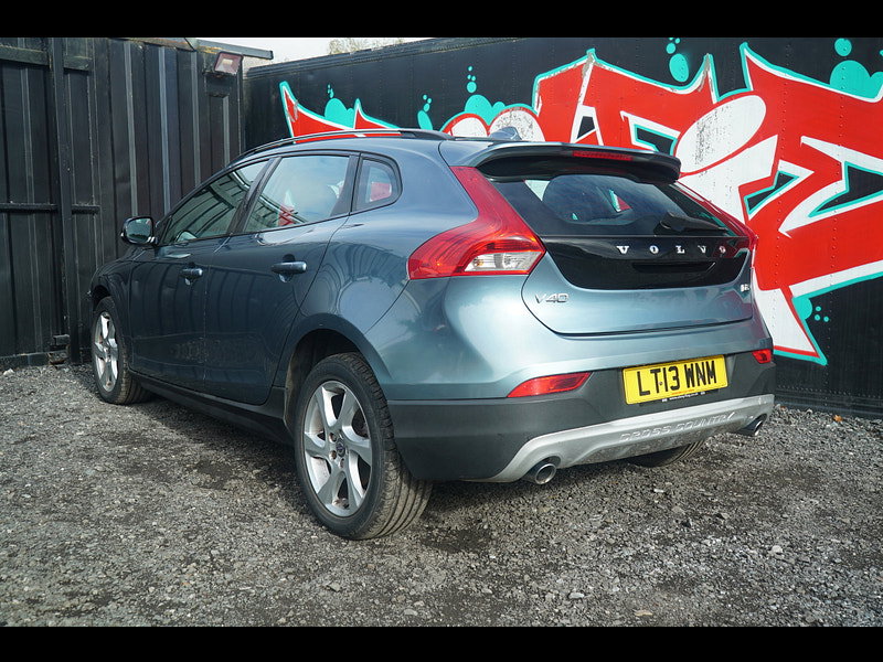 Volvo V40 Cross Country - Image 19