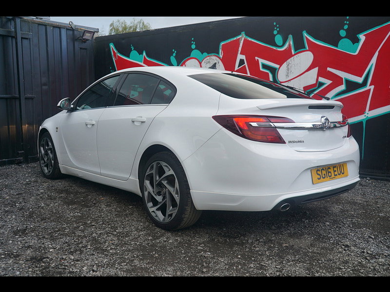 Vauxhall Insignia - Image 18