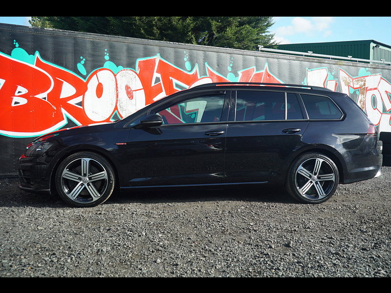 Volkswagen Golf - Image 11