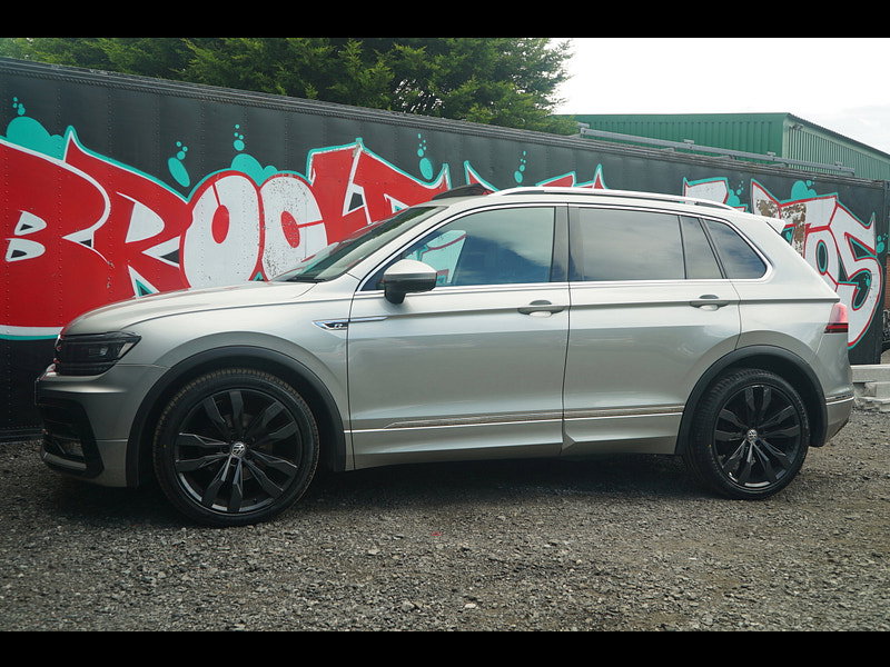 Volkswagen Tiguan - Image 12