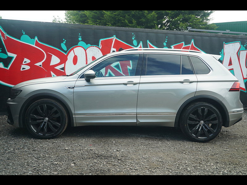 Volkswagen Tiguan - Image 14