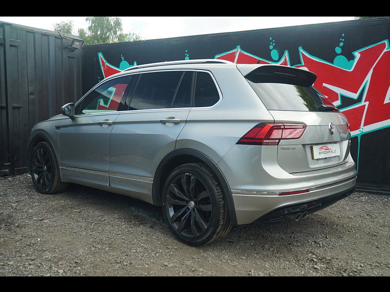 Volkswagen Tiguan - Image 18