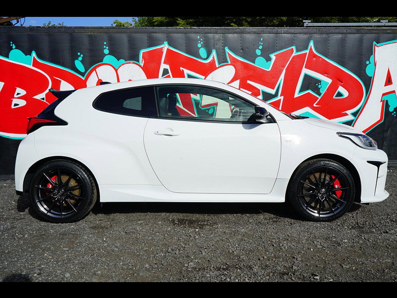Toyota Yaris - Image 16