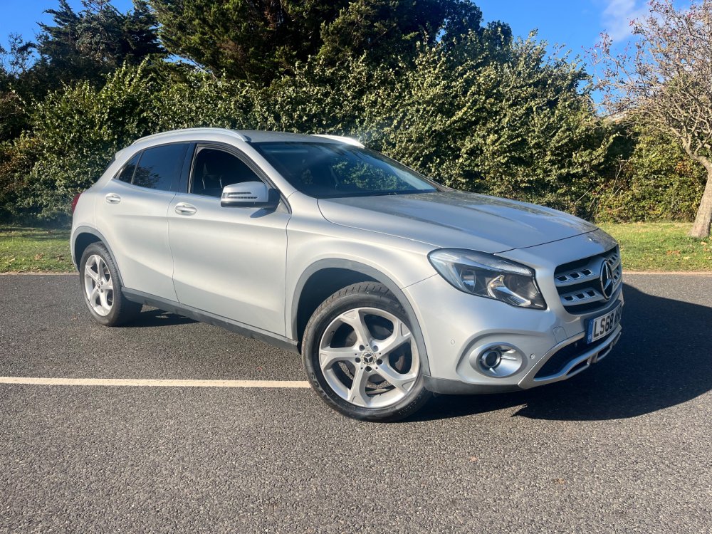 Mercedes-Benz GLA 1.6 GLA200 Sport (Executive) SUV 5dr Petrol 7G-DCT Euro 6 (s/s) (156 ps)