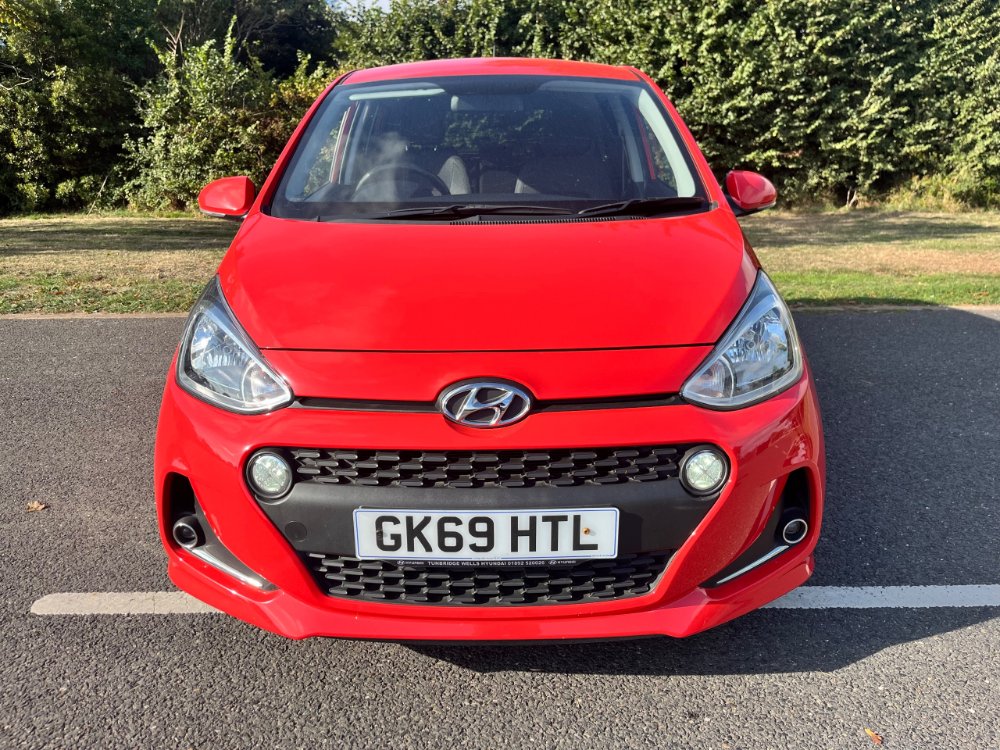 Hyundai i10 1.2 Premium SE Hatchback 5dr Petrol Auto Euro 6 (87 ps) - Image 2