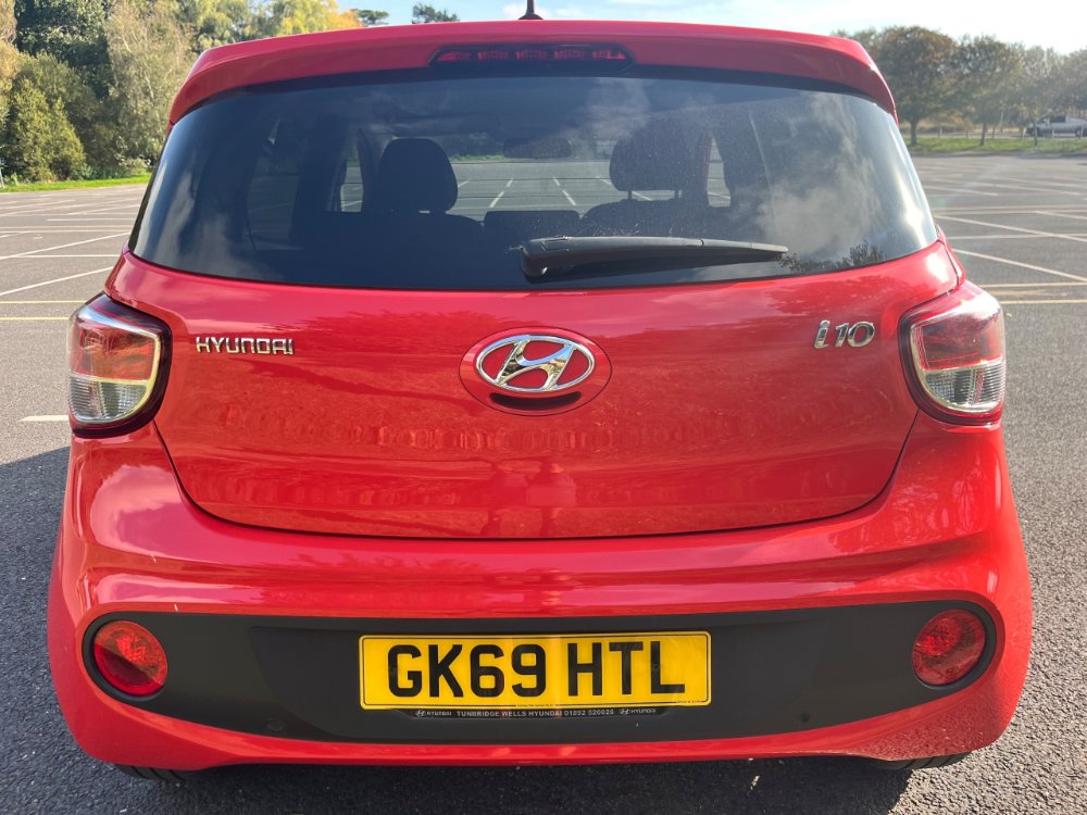 Hyundai i10 1.2 Premium SE Hatchback 5dr Petrol Auto Euro 6 (87 ps) - Image 4