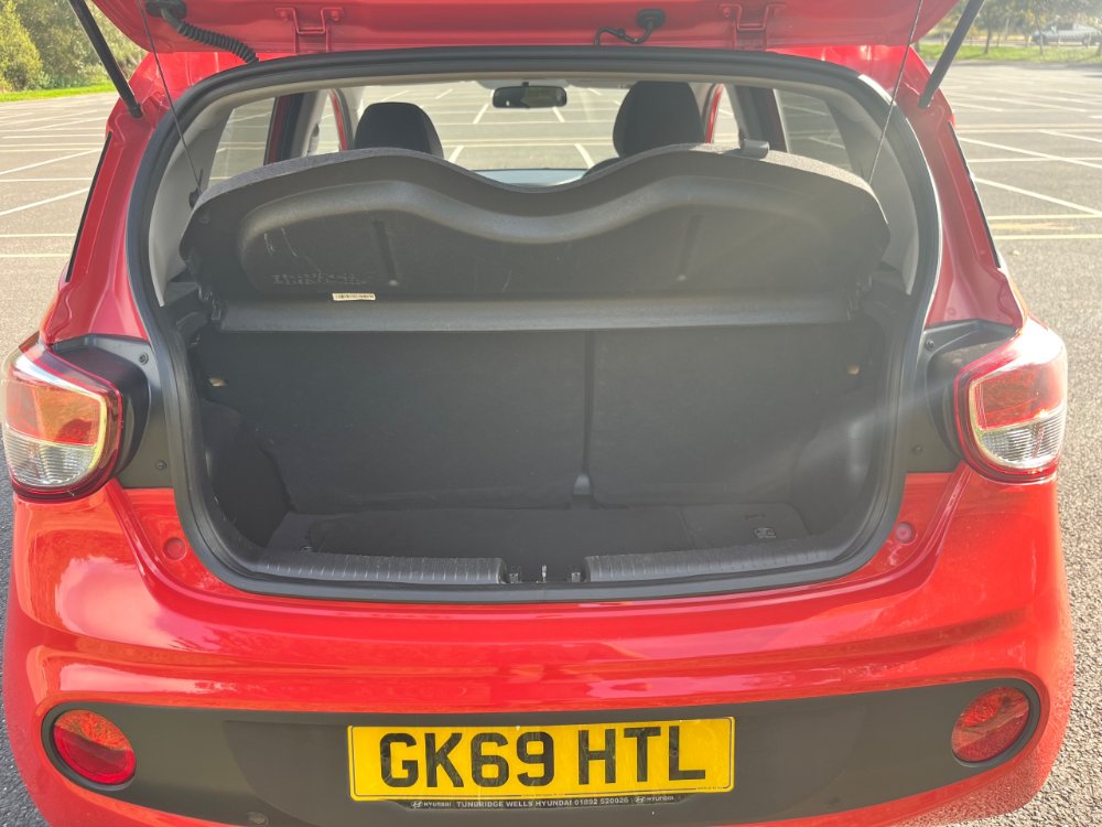 Hyundai i10 1.2 Premium SE Hatchback 5dr Petrol Auto Euro 6 (87 ps) - Image 6