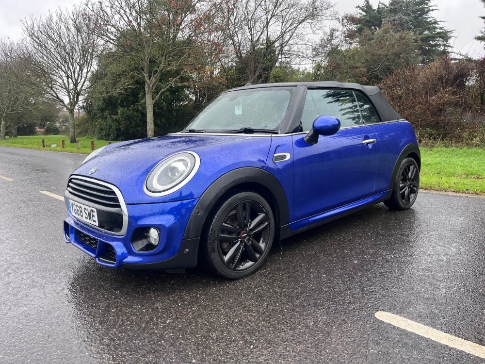 Mini Convertible 1.5 Cooper Sport Convertible 2dr Petrol Manual Euro 6 (s/s) (136 ps) - Image 3